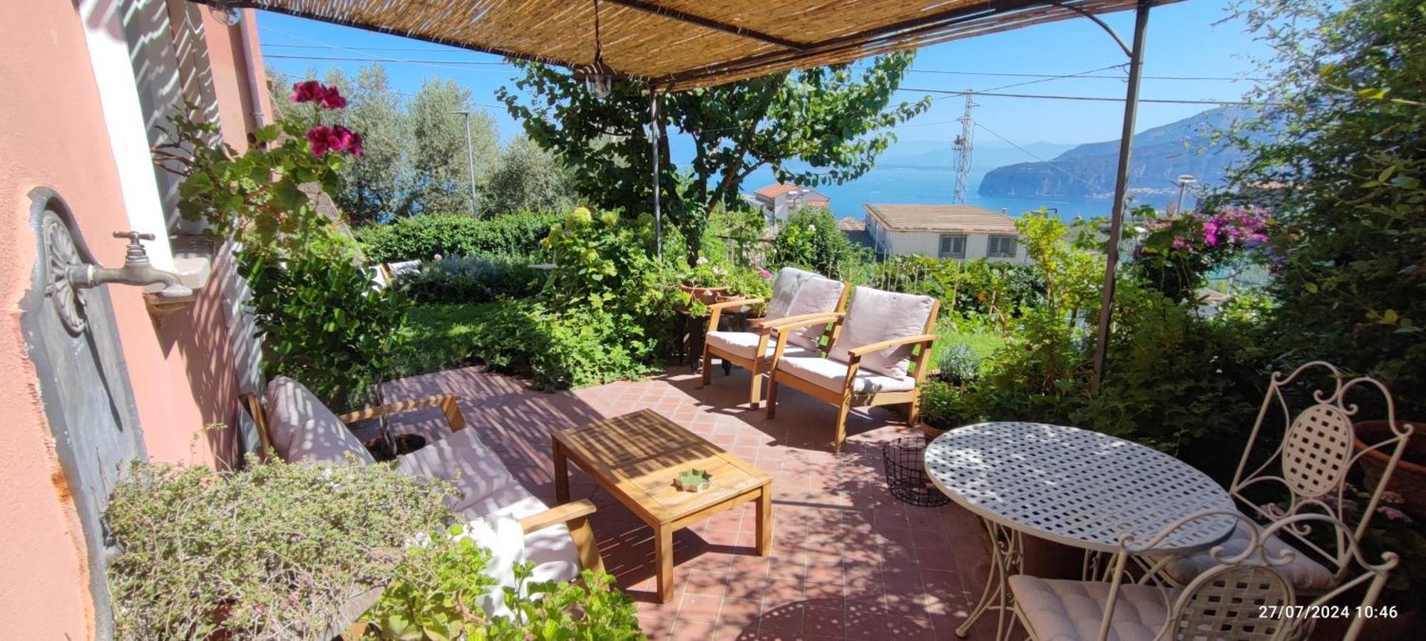 Bed and Breakfast Lally'S Garden Сорренто Экстерьер фото