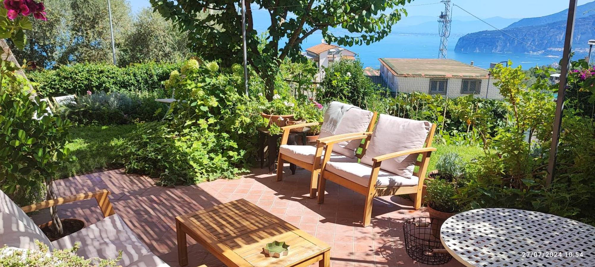 Bed and Breakfast Lally'S Garden Сорренто Экстерьер фото